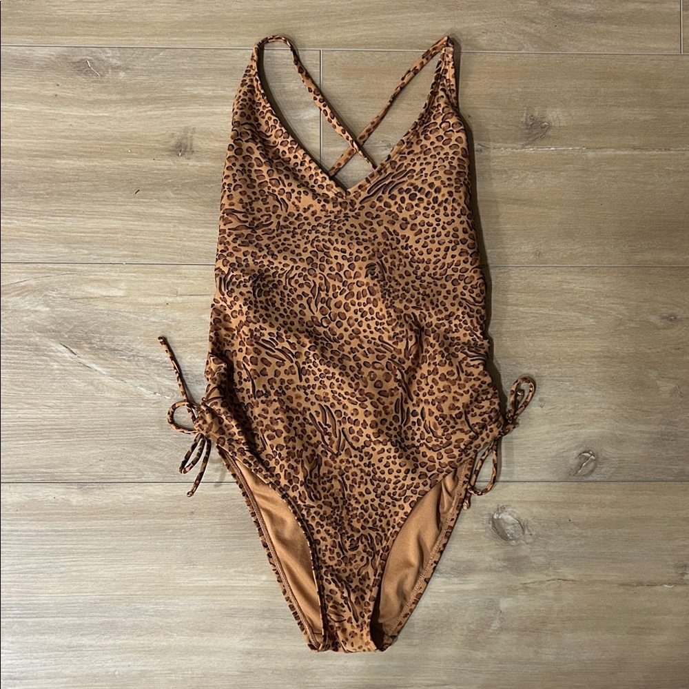 Worn once - SHADE & SHORE Leopard Print One Piece Swimsuit